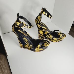 Liliana Gold Pattern Black Wedge Heels Size- 9